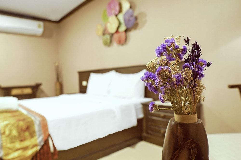 Romena Grand Hotel Chiang Mai Exterior foto