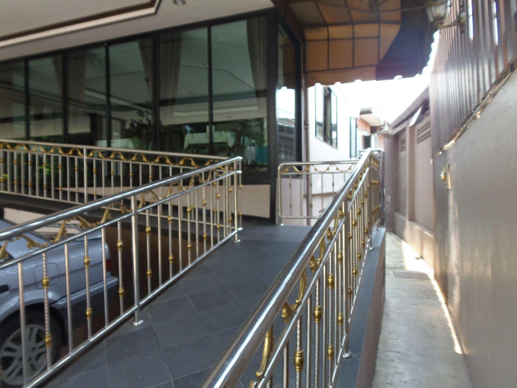 Romena Grand Hotel Chiang Mai Exterior foto
